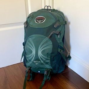 Osprey Sirrus 24 (discontinued)